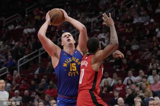 备受瞩目的 备受瞩目的